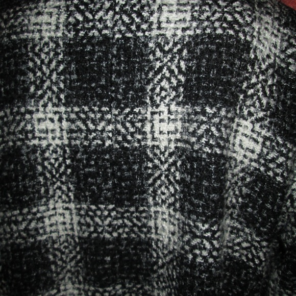 Women's Jacket - Picture 3 of 4